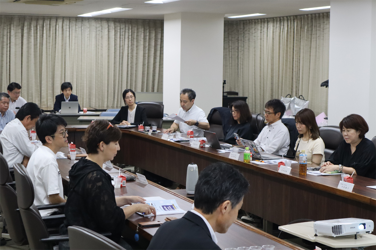 講演後の意見交換の様子